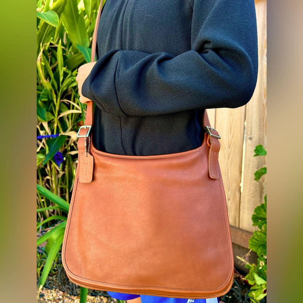 VINTAGE COACH HIPPIE FLAP CROSSBODY